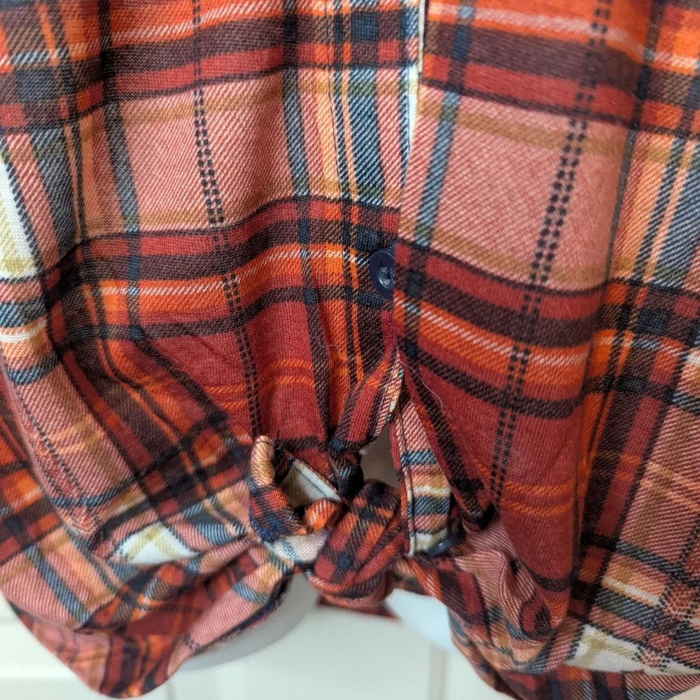 Paper + Tee Red/BlacK Plaid Flannel Shirt Tie Front 3/4 Roll-Tab Sleeve, Size 2X - Picture 3 of 11
